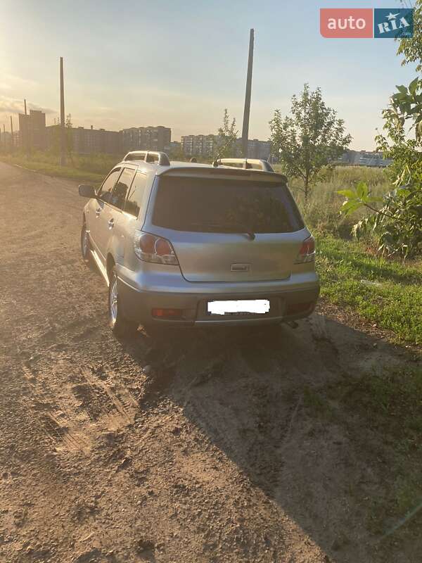 Внедорожник / Кроссовер Mitsubishi Outlander 2003 в Харькове