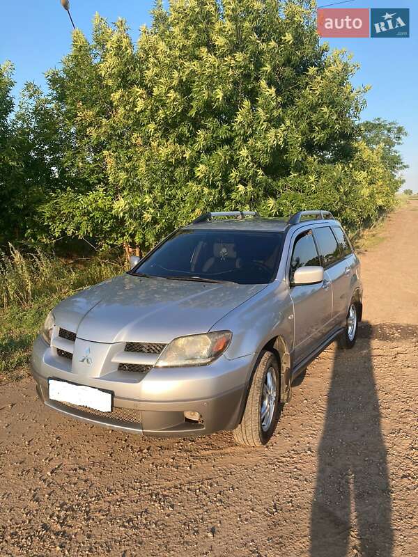 Внедорожник / Кроссовер Mitsubishi Outlander 2003 в Харькове