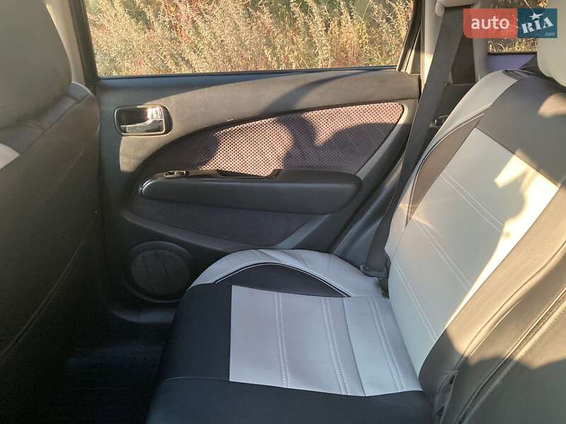 Внедорожник / Кроссовер Mitsubishi Outlander 2003 в Харькове