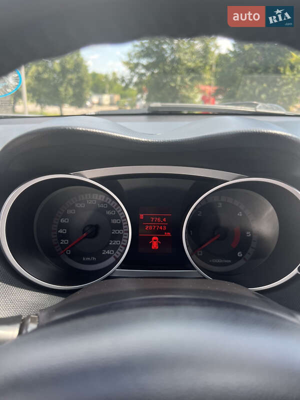 Внедорожник / Кроссовер Mitsubishi Outlander 2007 в Ровно фото 6 Внедорожник / Кроссовер Mitsubishi Outlander 2007 в Ровно