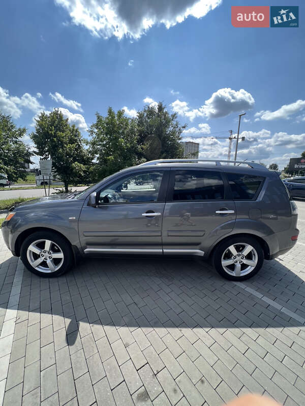 Внедорожник / Кроссовер Mitsubishi Outlander 2007 в Ровно фото 2 Внедорожник / Кроссовер Mitsubishi Outlander 2007 в Ровно