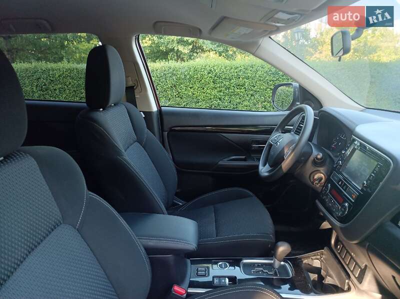 Позашляховик / Кросовер Mitsubishi Outlander 2018 в Києві фото 13 Позашляховик / Кросовер Mitsubishi Outlander 2018 в Києві