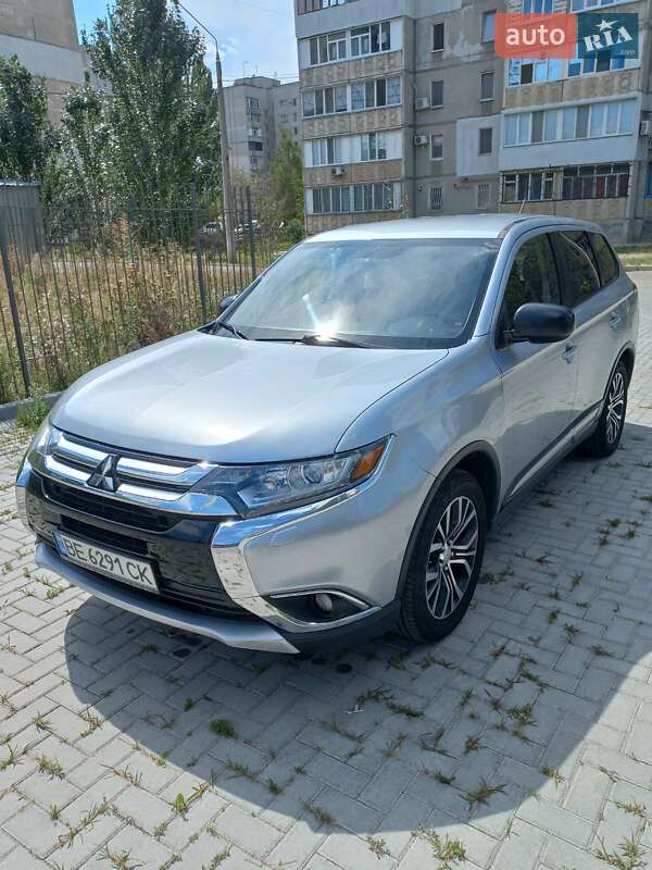 Mitsubishi Outlander 2015