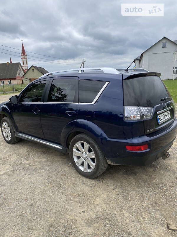 Внедорожник / Кроссовер Mitsubishi Outlander 2011 в Львове