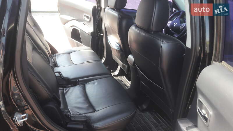 Внедорожник / Кроссовер Mitsubishi Outlander 2008 в Ровно