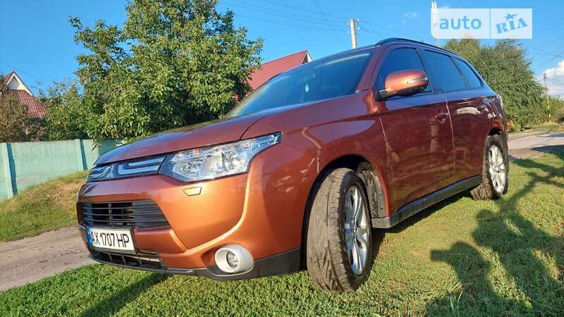 Mitsubishi outlander 2013 года