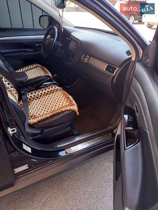 Позашляховик / Кросовер Mitsubishi Outlander 2014 в Надвірній