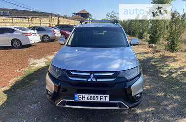 Позашляховик / Кросовер Mitsubishi Outlander 2019 в Одесі