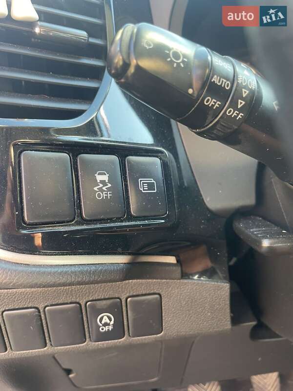 Внедорожник / Кроссовер Mitsubishi Outlander 2012 в Иршаве