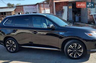Позашляховик / Кросовер Mitsubishi Outlander 2018 в Житомирі
