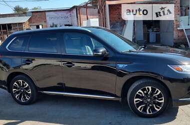 Внедорожник / Кроссовер Mitsubishi Outlander 2018 в Житомире