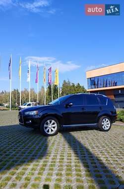 Внедорожник / Кроссовер Mitsubishi Outlander 2010 в 