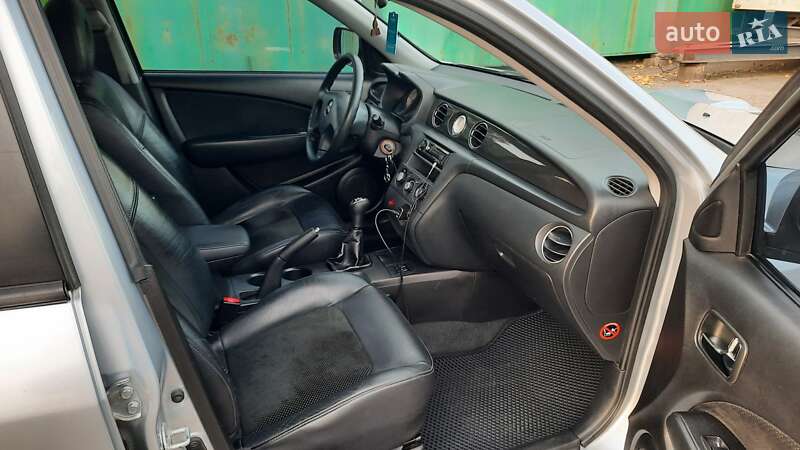 Позашляховик / Кросовер Mitsubishi Outlander 2006 в Хмельницькому