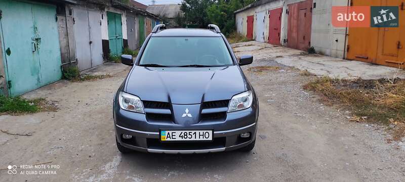 Внедорожник / Кроссовер Mitsubishi Outlander 2006 в Каменском