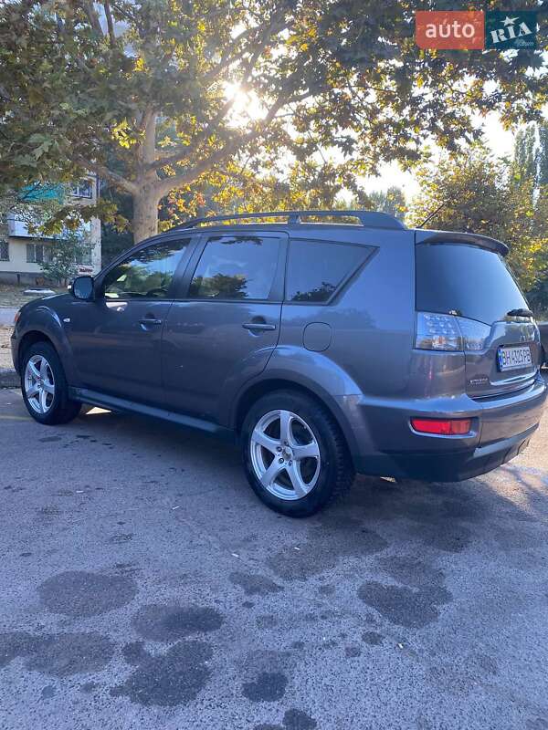 Позашляховик / Кросовер Mitsubishi Outlander 2010 в Одесі