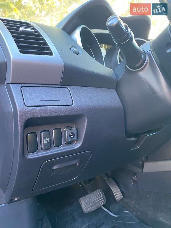 Позашляховик / Кросовер Mitsubishi Outlander 2010 в Одесі