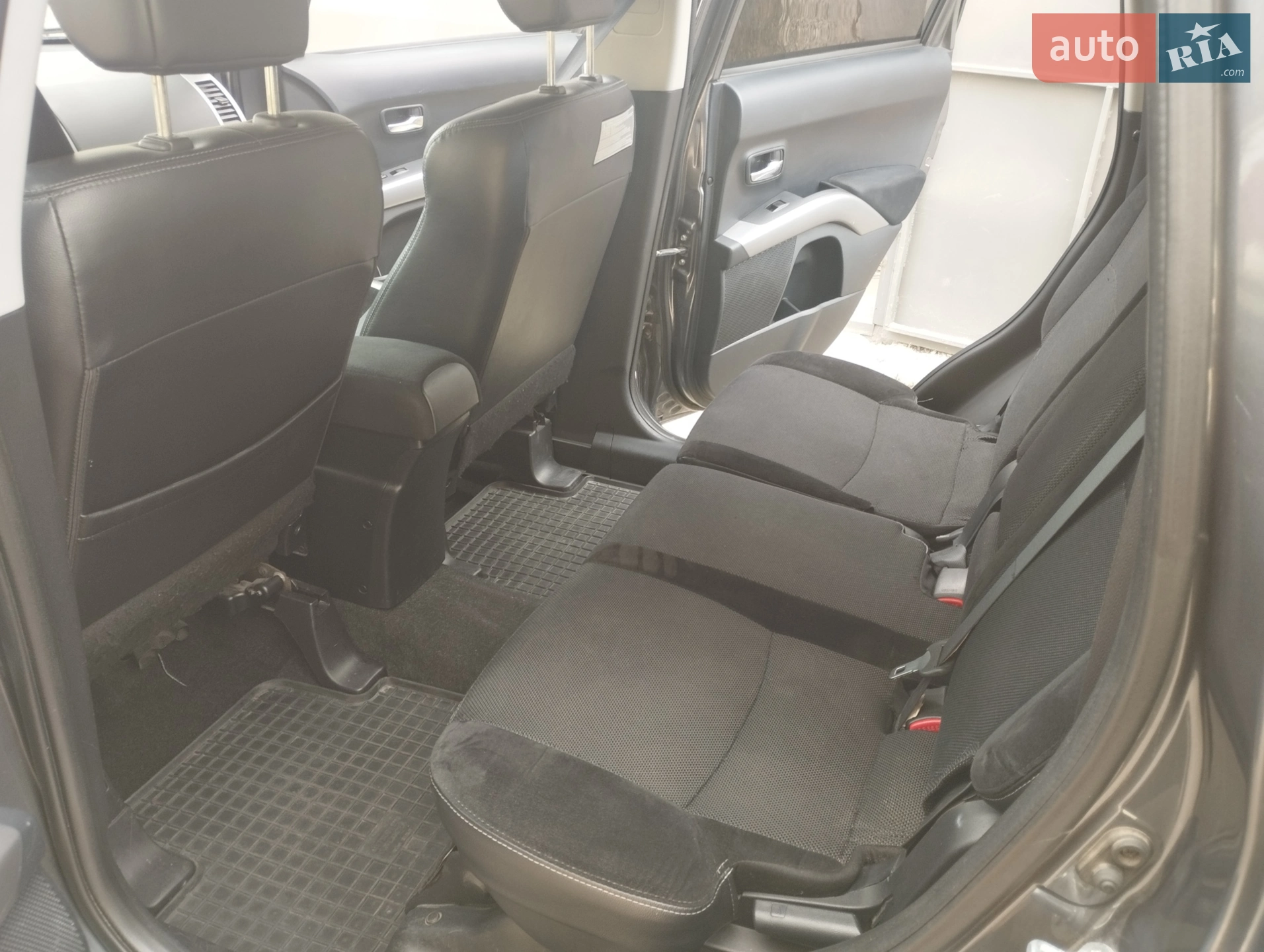 2012 Mitsubishi Outlander - мініатюра 8