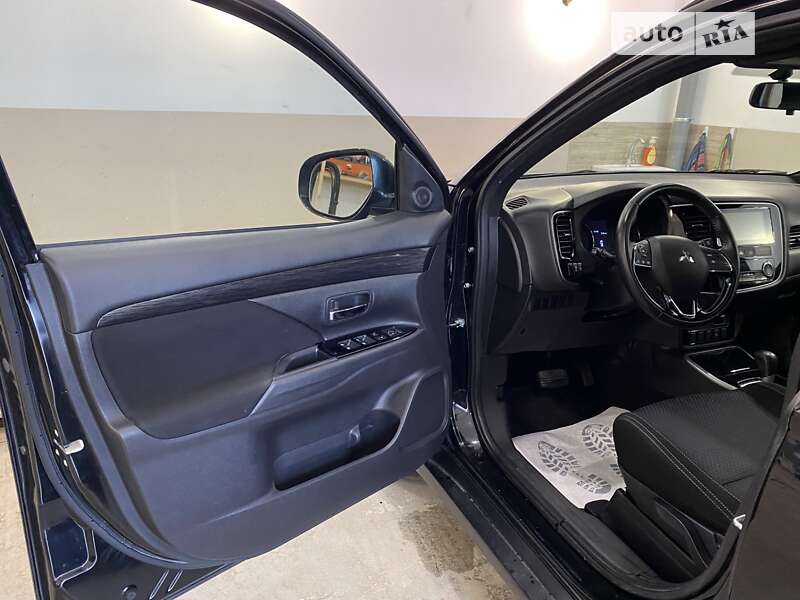 Позашляховик / Кросовер Mitsubishi Outlander 2017 в Вінниці