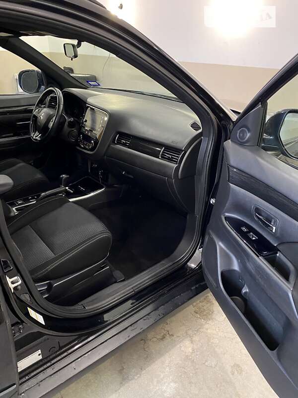 Позашляховик / Кросовер Mitsubishi Outlander 2017 в Вінниці