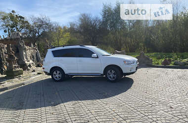 Внедорожник / Кроссовер Mitsubishi Outlander 2012 в Луцке