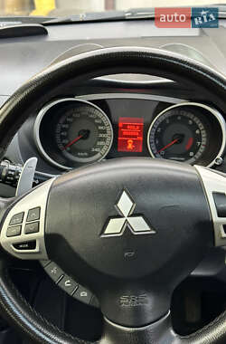 Внедорожник / Кроссовер Mitsubishi Outlander 2007 в 