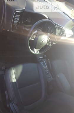 Позашляховик / Кросовер Mitsubishi Outlander 2013 в Чернігові