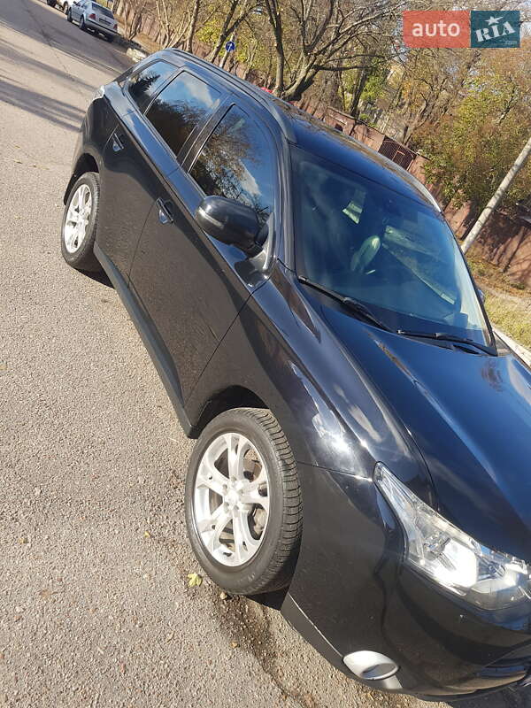 Внедорожник / Кроссовер Mitsubishi Outlander 2013 в Чернигове