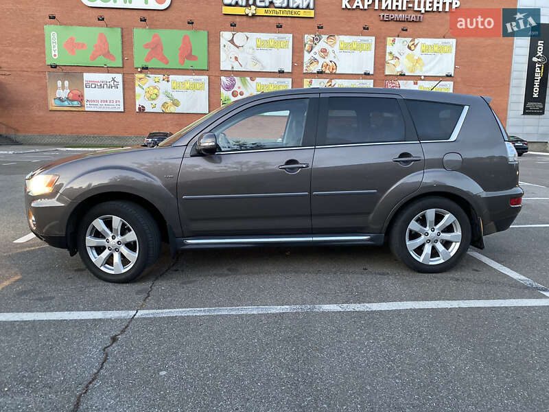 Позашляховик / Кросовер Mitsubishi Outlander 2011 в Броварах