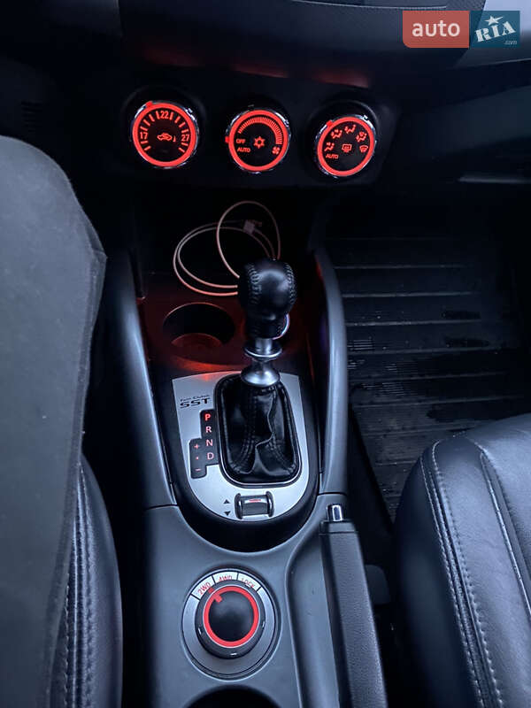 Внедорожник / Кроссовер Mitsubishi Outlander 2010 в Здолбунове