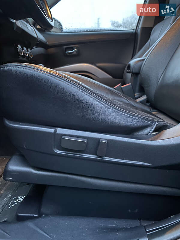 Внедорожник / Кроссовер Mitsubishi Outlander 2010 в Здолбунове