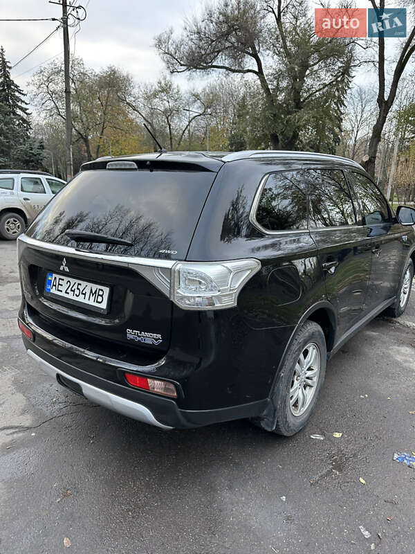 Позашляховик / Кросовер Mitsubishi Outlander 2014 в Кривому Розі