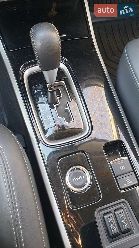 Внедорожник / Кроссовер Mitsubishi Outlander 2019 в Долинской