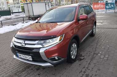 Внедорожник / Кроссовер Mitsubishi Outlander 2015 в Полтаве