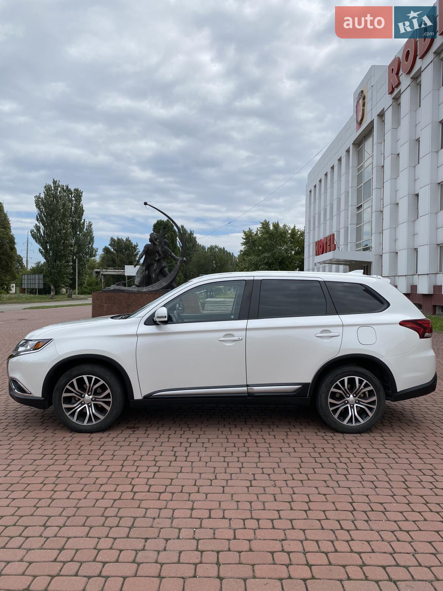 2018 Mitsubishi Outlander - мініатюра 3