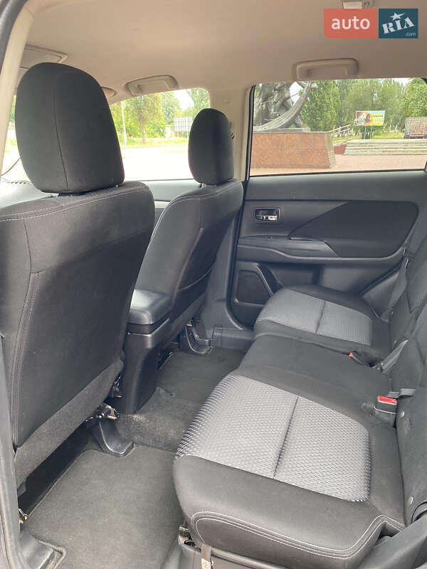 Позашляховик / Кросовер Mitsubishi Outlander 2018 в Дніпрі