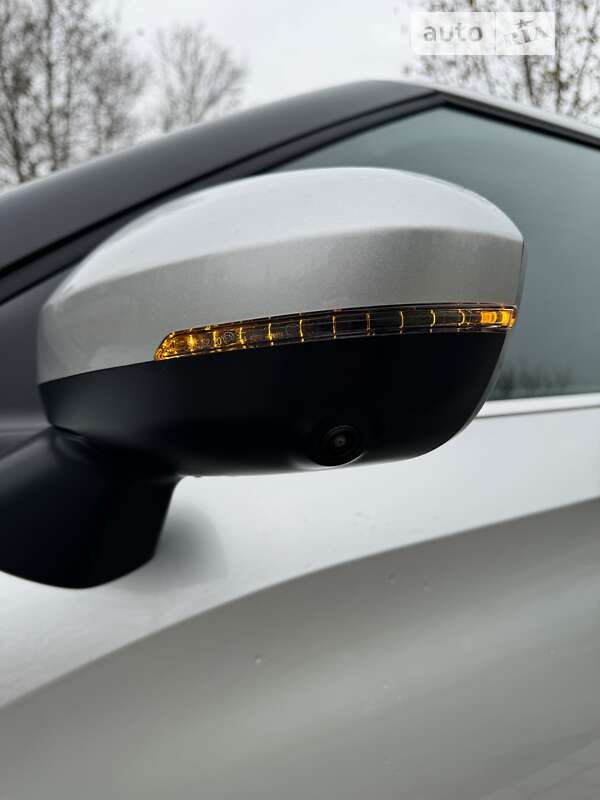 Внедорожник / Кроссовер Mitsubishi Outlander 2023 в Днепре