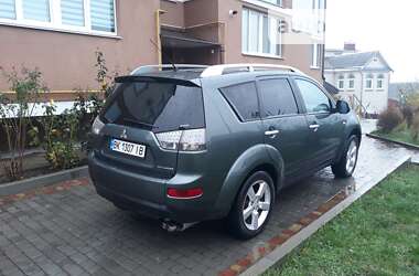 Внедорожник / Кроссовер Mitsubishi Outlander 2007 в Остроге