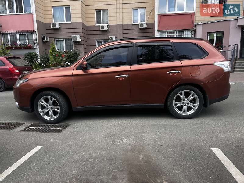 Позашляховик / Кросовер Mitsubishi Outlander 2013 в Києві фото 6 Позашляховик / Кросовер Mitsubishi Outlander 2013 в Києві