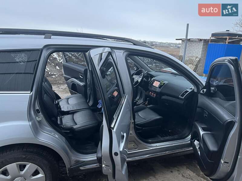 Внедорожник / Кроссовер Mitsubishi Outlander 2012 в Запорожье фото 3 Внедорожник / Кроссовер Mitsubishi Outlander 2012 в Запорожье