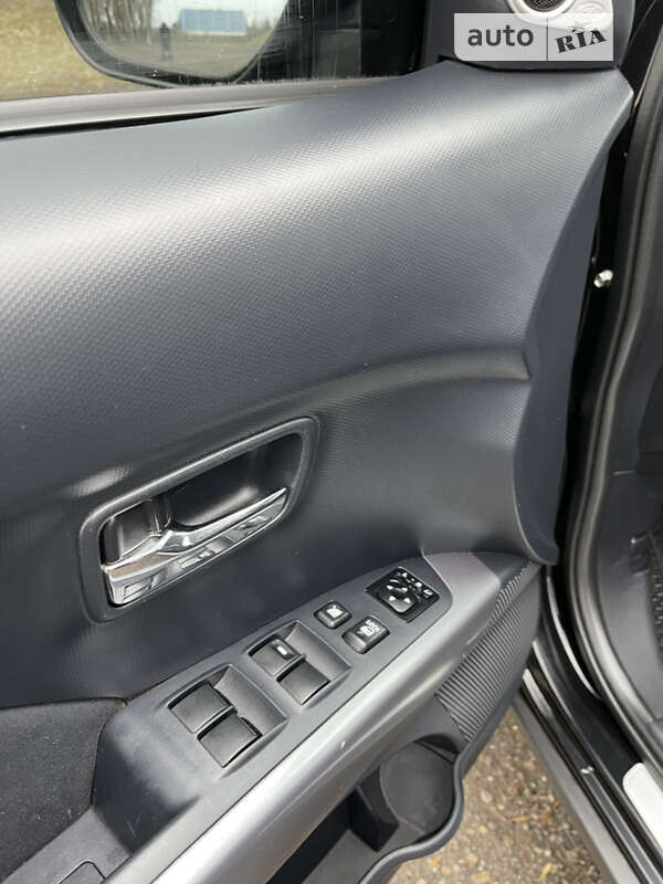 Позашляховик / Кросовер Mitsubishi Outlander 2007 в Чернівцях
