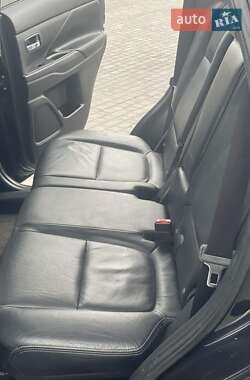 Внедорожник / Кроссовер Mitsubishi Outlander 2013 в 