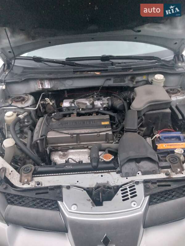 Внедорожник / Кроссовер Mitsubishi Outlander 2003 в 