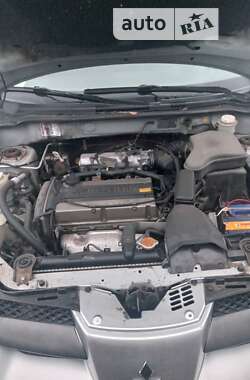 Внедорожник / Кроссовер Mitsubishi Outlander 2003 в 