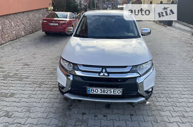 Внедорожник / Кроссовер Mitsubishi Outlander 2018 в Тернополе
