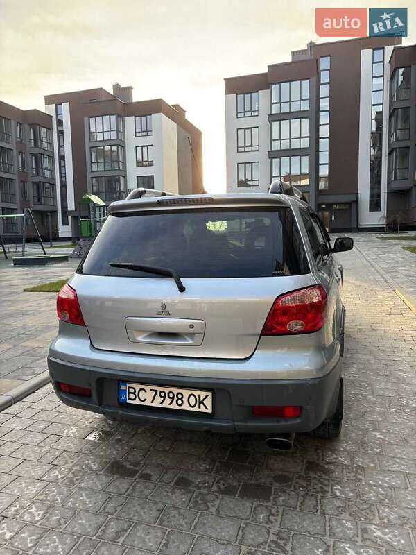 Позашляховик / Кросовер Mitsubishi Outlander 2006 в Львові