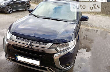 Внедорожник / Кроссовер Mitsubishi Outlander 2020 в Львове