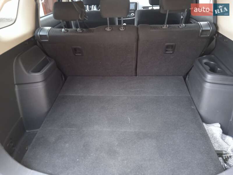 Позашляховик / Кросовер Mitsubishi Outlander 2013 в Тернополі
