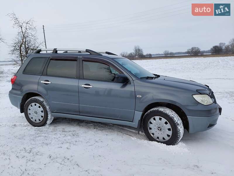 Позашляховик / Кросовер Mitsubishi Outlander 2006 в Чорнобаї