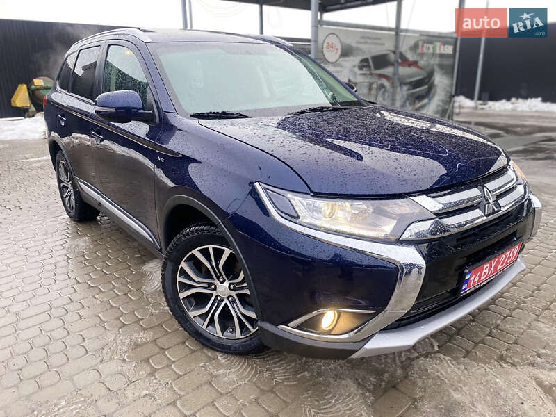 Позашляховик / Кросовер Mitsubishi Outlander 2016 в Львові
