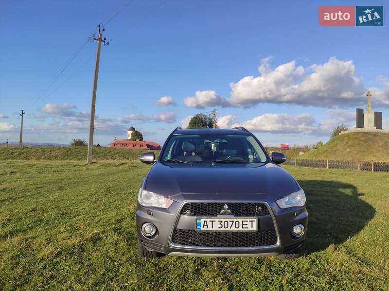 Внедорожник / Кроссовер Mitsubishi Outlander 2012 в Ивано-Франковске